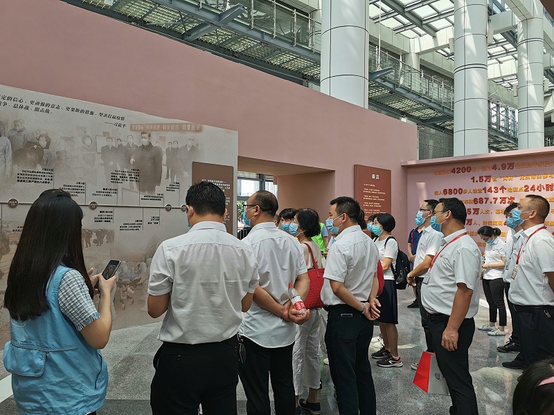 ս���ߡ���ʵ��μ������ѵ�֧����ǰ�п���Ӣ���¾�