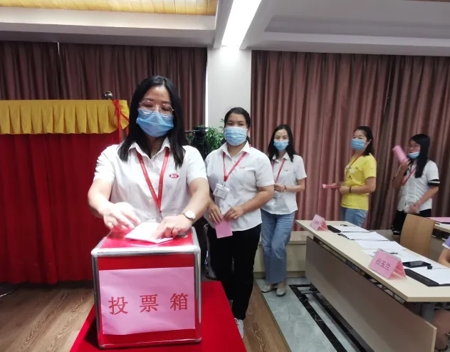 ϲѶ���㶫���Ѹ�Ů��ϻ���ʽ������ (3)